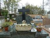 Bénédiction des tombes dans les cimetières